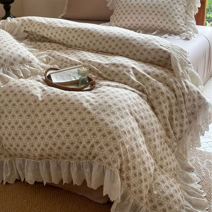 Pillowcase with lace ruffle and romantic heart flower print