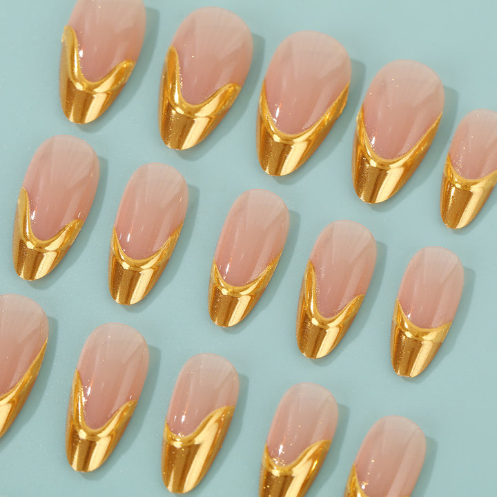 Artificial nails with elegant gold accent Kalsten