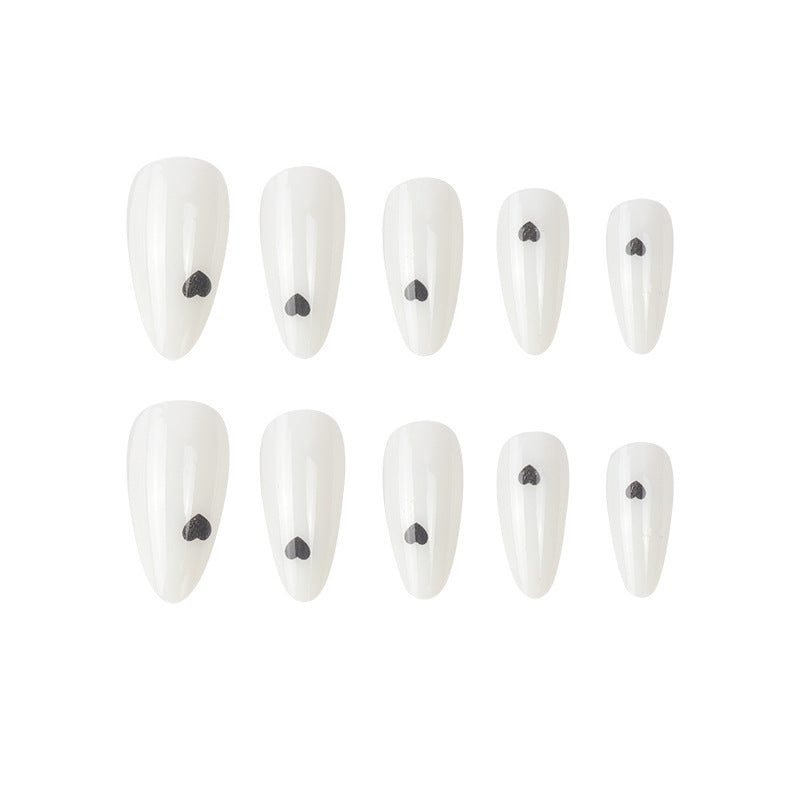 Heart-Themed Press-On Nail Art Kalsten