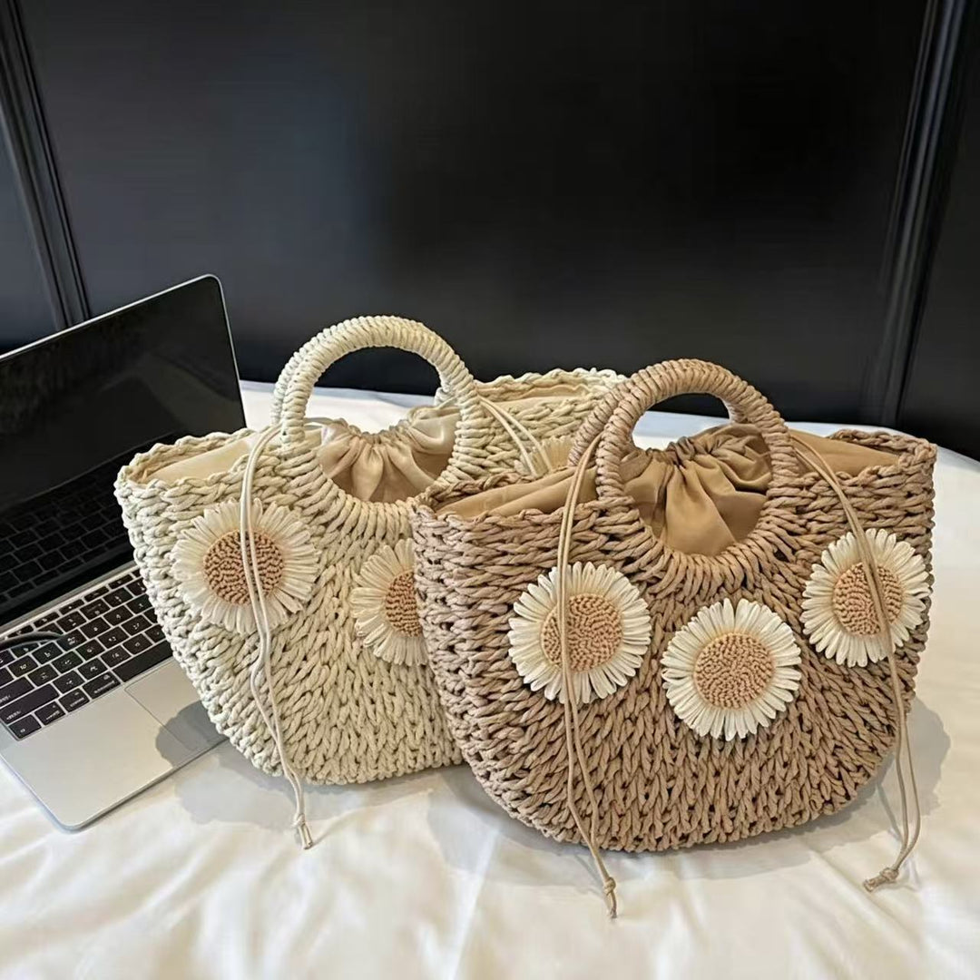 Handbag made of natural material with floral accents Kalsten
