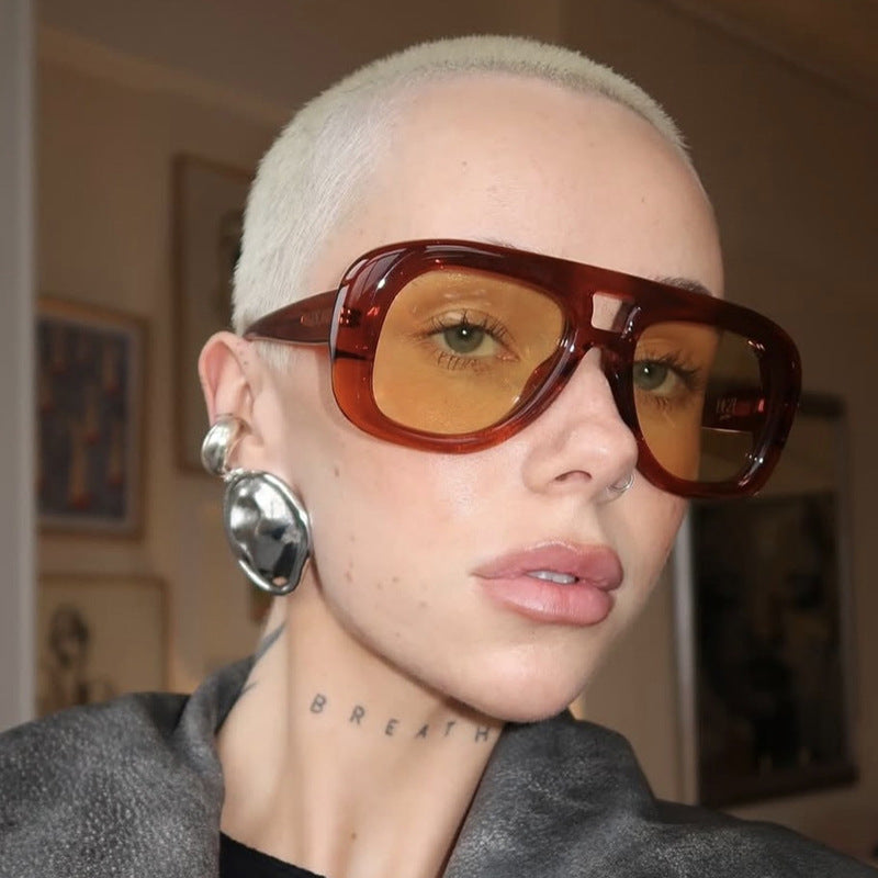 Women's striking sunglasses in elegant style Kalsten