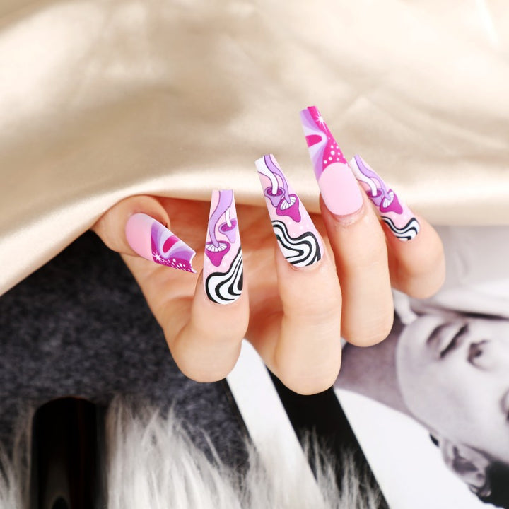 Artificial nails in modern abstract design Kalsten