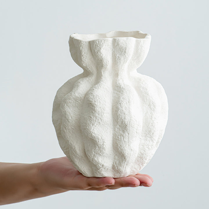 Elegant and modern flower vase Kalsten