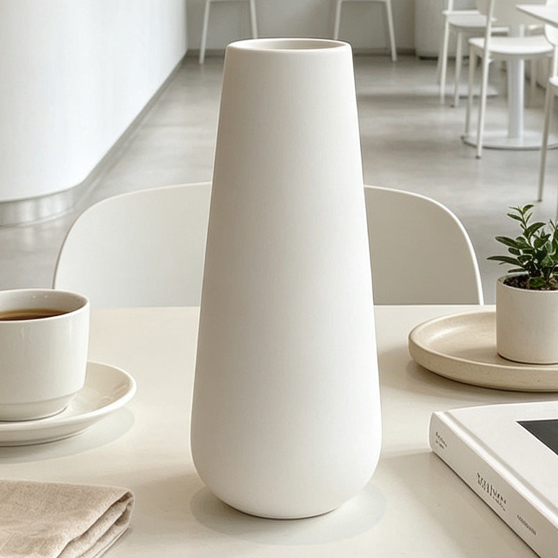 Minimalist Ceramic Decorative Vase Kalsten
