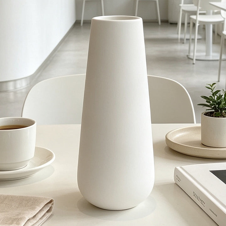 Minimalist Ceramic Decorative Vase Kalsten
