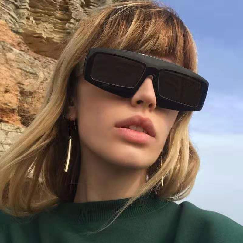 Women futuristic sunglasses in chunky design Kalsten