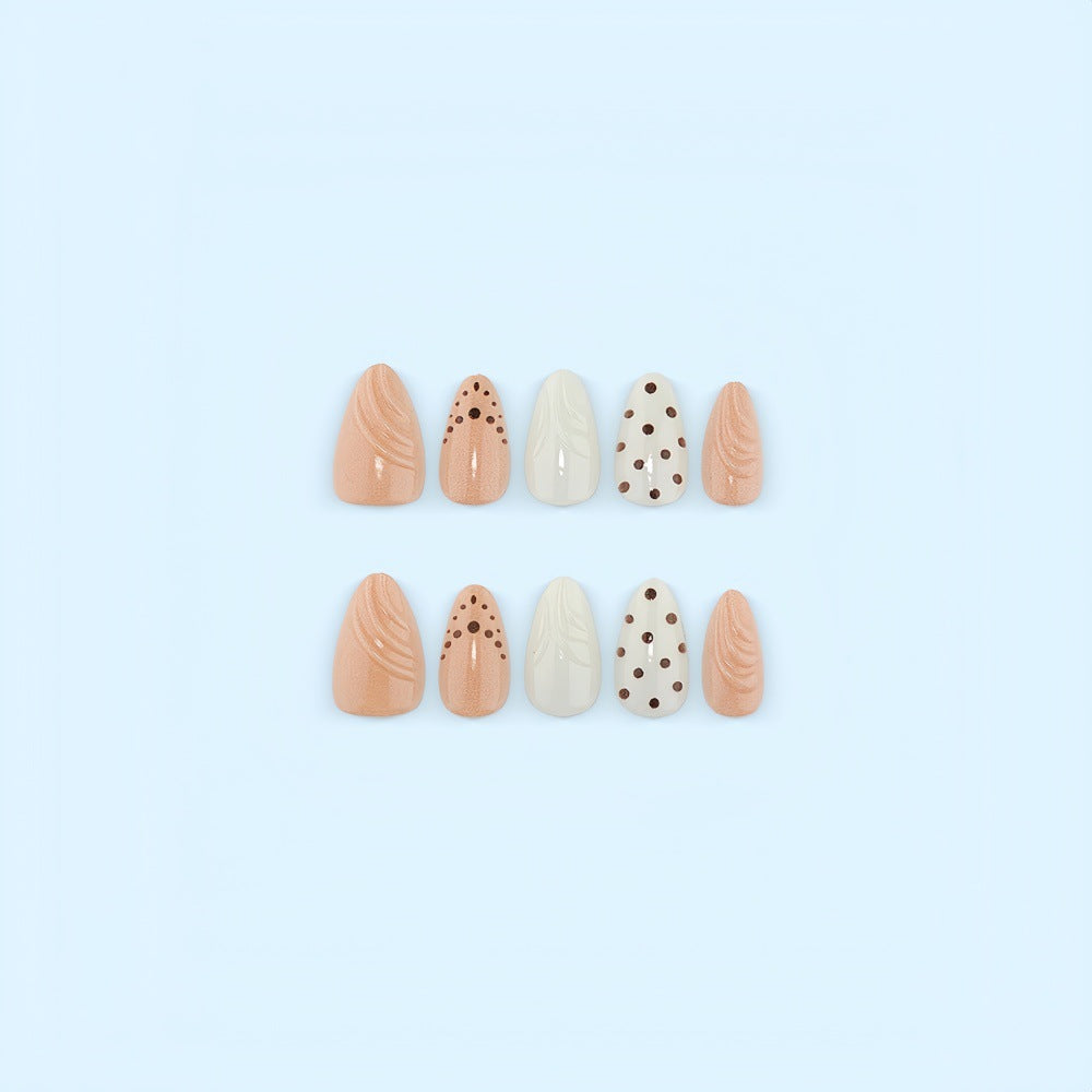 Artificial nails in refined dot design Kalsten