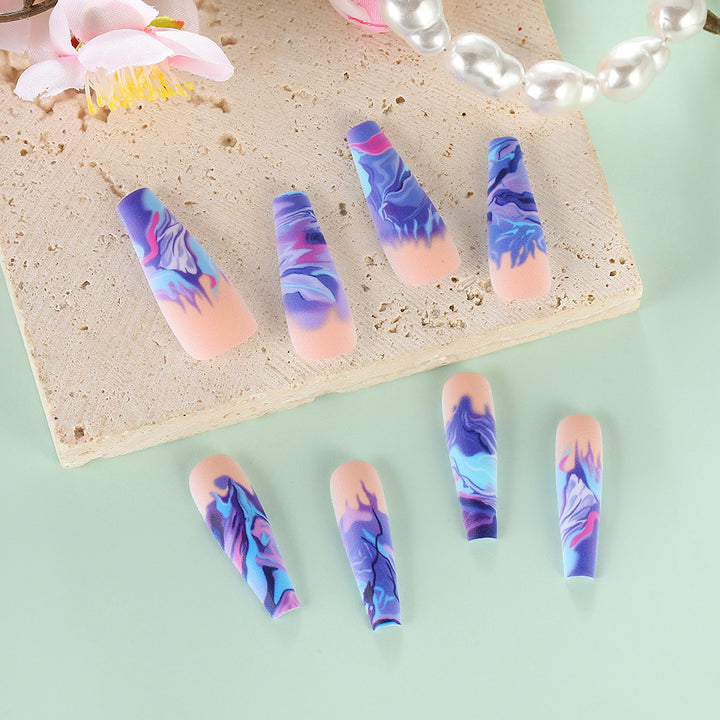 Artificial nails in modern marble design Kalsten