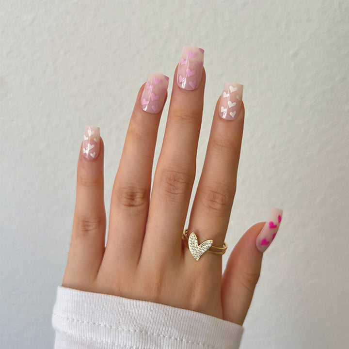 Artful nail extensions with an elegant leaf pattern Kalsten