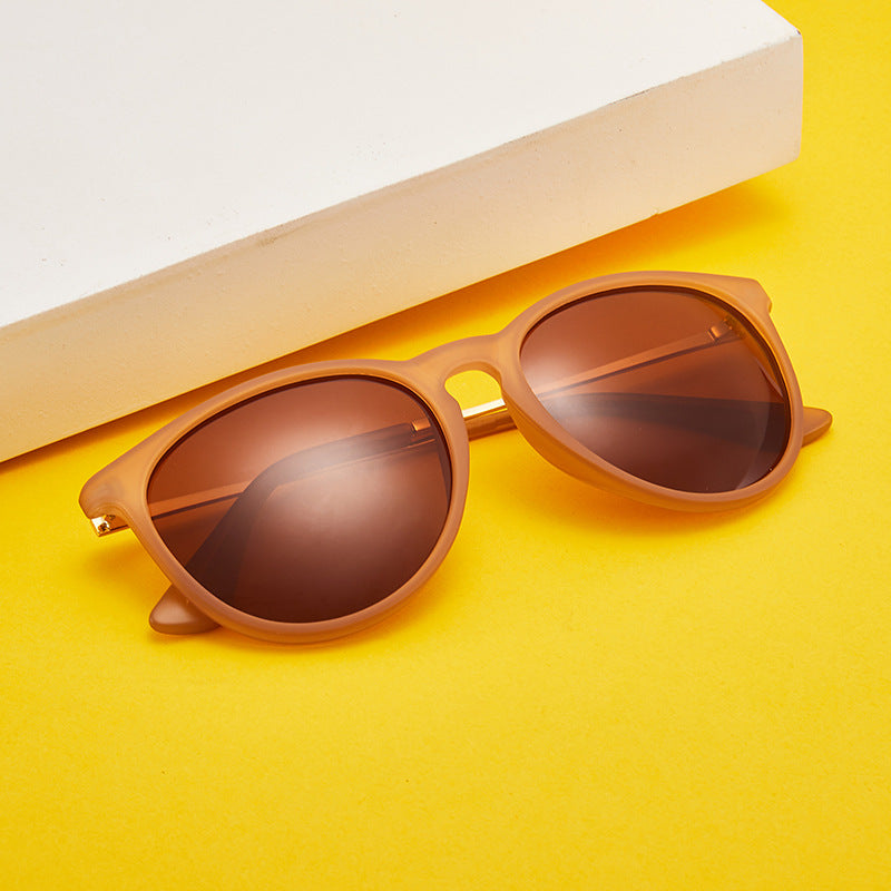 Women's fashionable and elegant sunglasses with high-quality plastic frame and mirrored lenses Kalsten