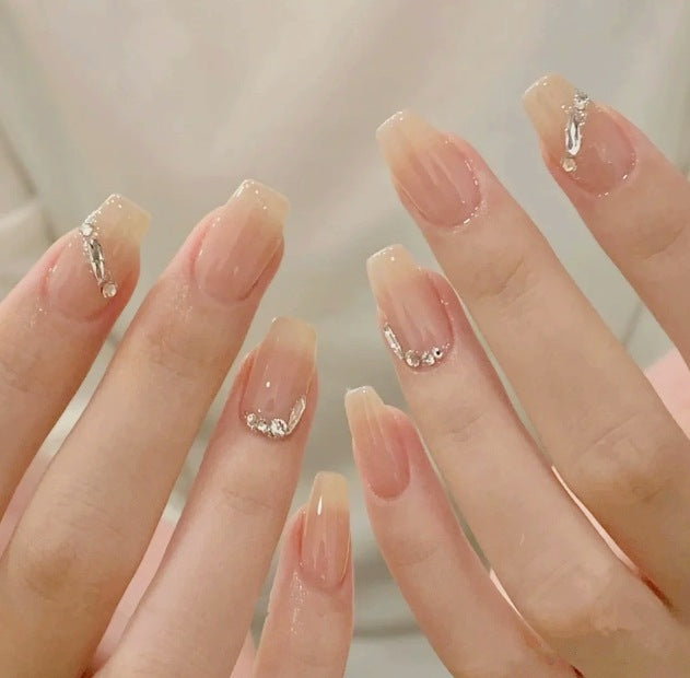 Elegant Press-On Nail Art Kalsten
