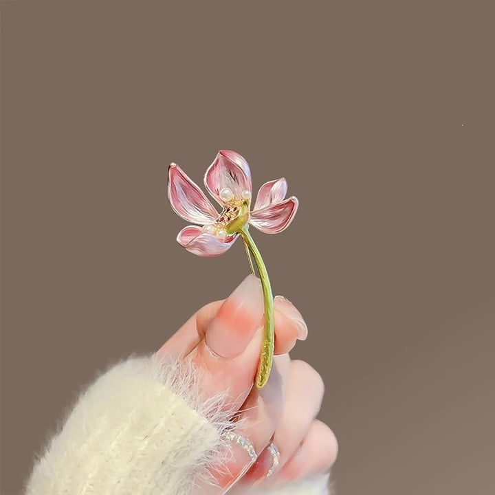 Elegant Flower Brooch Kalsten