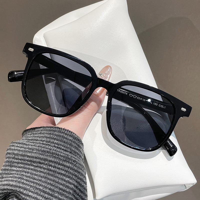 Women's modern square sunglasses with stylish, transparent frame Kalsten