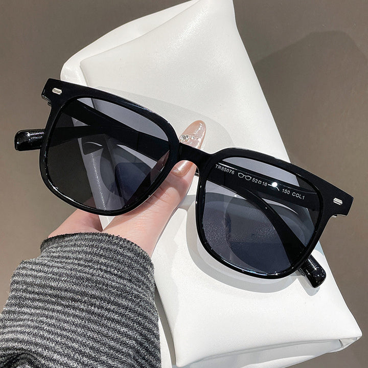 Women's modern square sunglasses with stylish, transparent frame Kalsten
