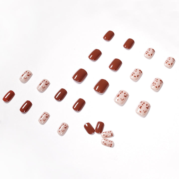 Artful nail art in elegant design Kalsten