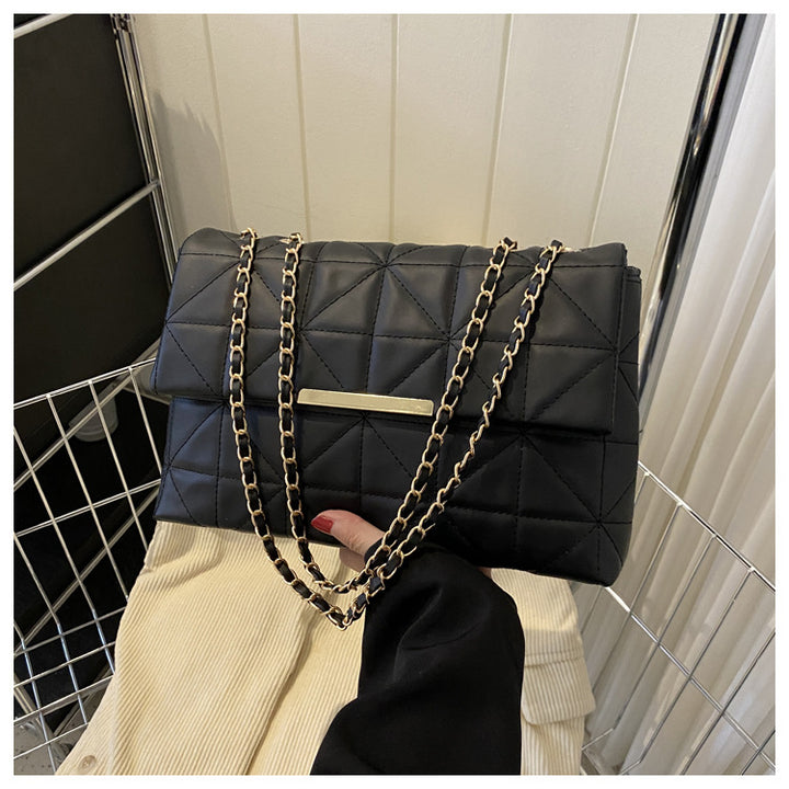 Elegant Quilted Handheld Bag