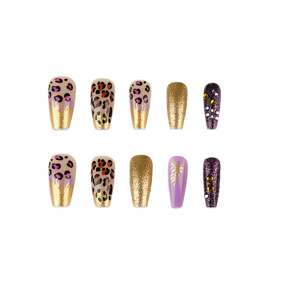 Artificial nails in stylish leopard design with luxurious glitter accents Kalsten