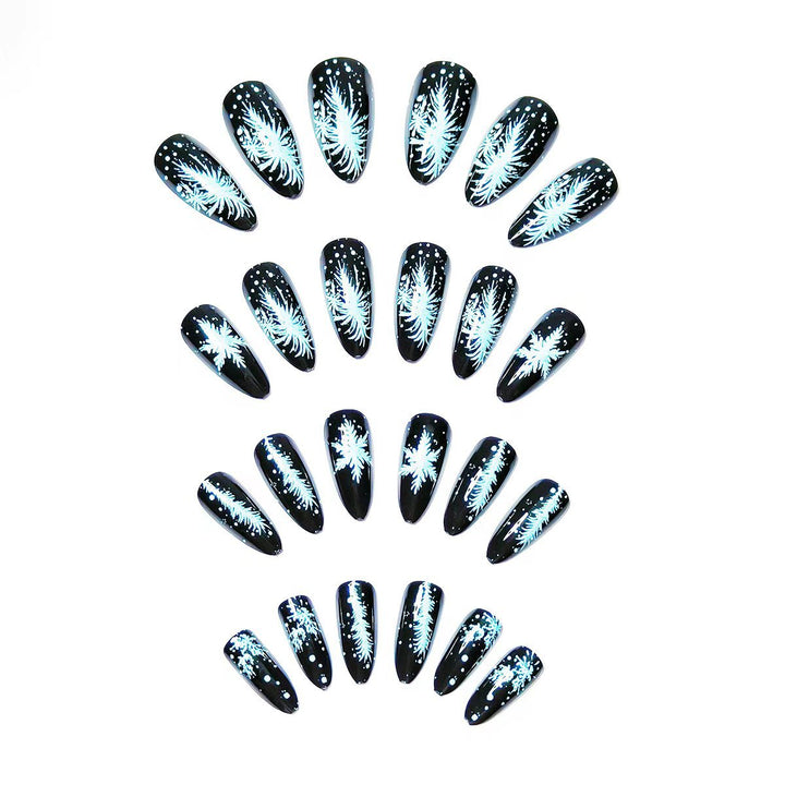 Elegant Winter-Themed Nail Art Kalsten