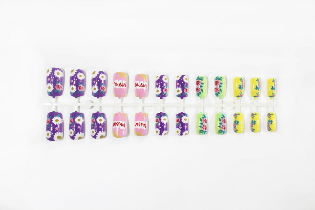 Artificial nail set with floral and creative designs Kalsten