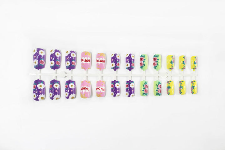 Artificial nail set with floral and creative designs Kalsten