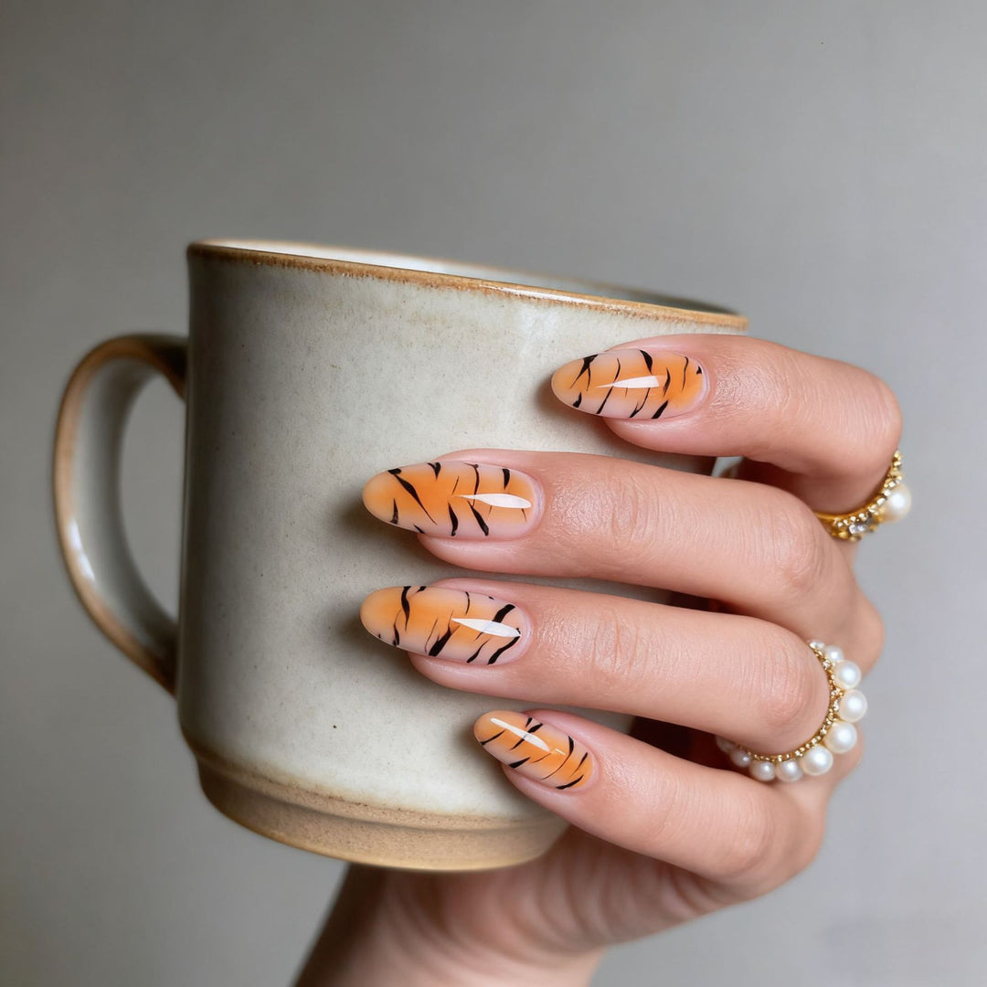 Detailed Tiger-Print Nail Art Kalsten