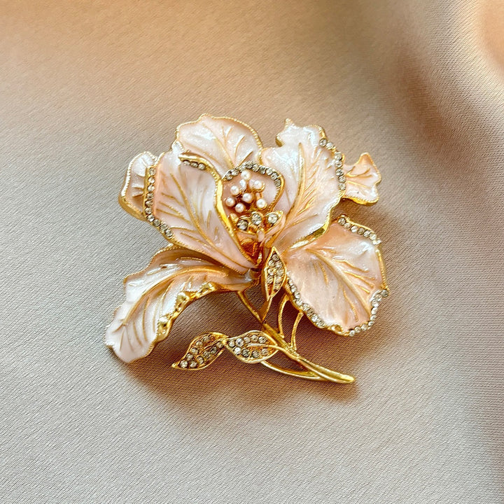 Elegant and Stylish Brooch Kalsten