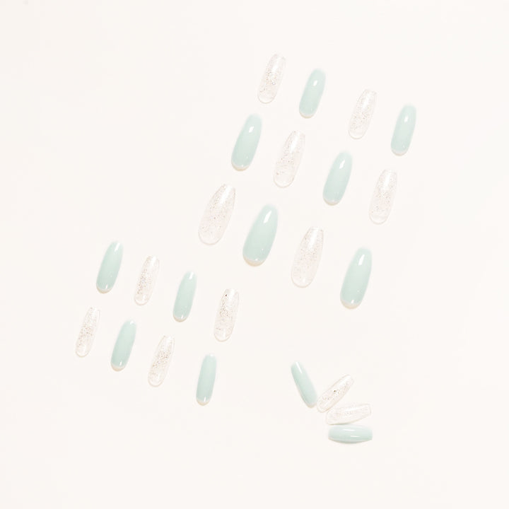 Elegant Nail Art with Glamorous Effects Kalsten