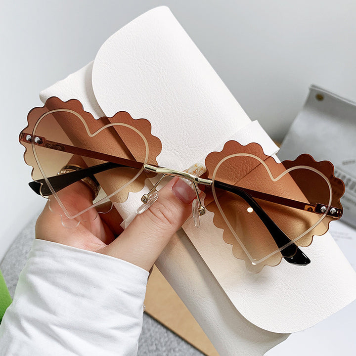 Ladies Cat-Eye Sunglasses in unique Heart Design Kalsten