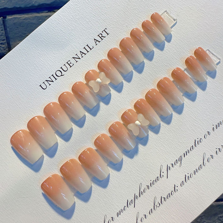 Elegant Nail Art Kalsten