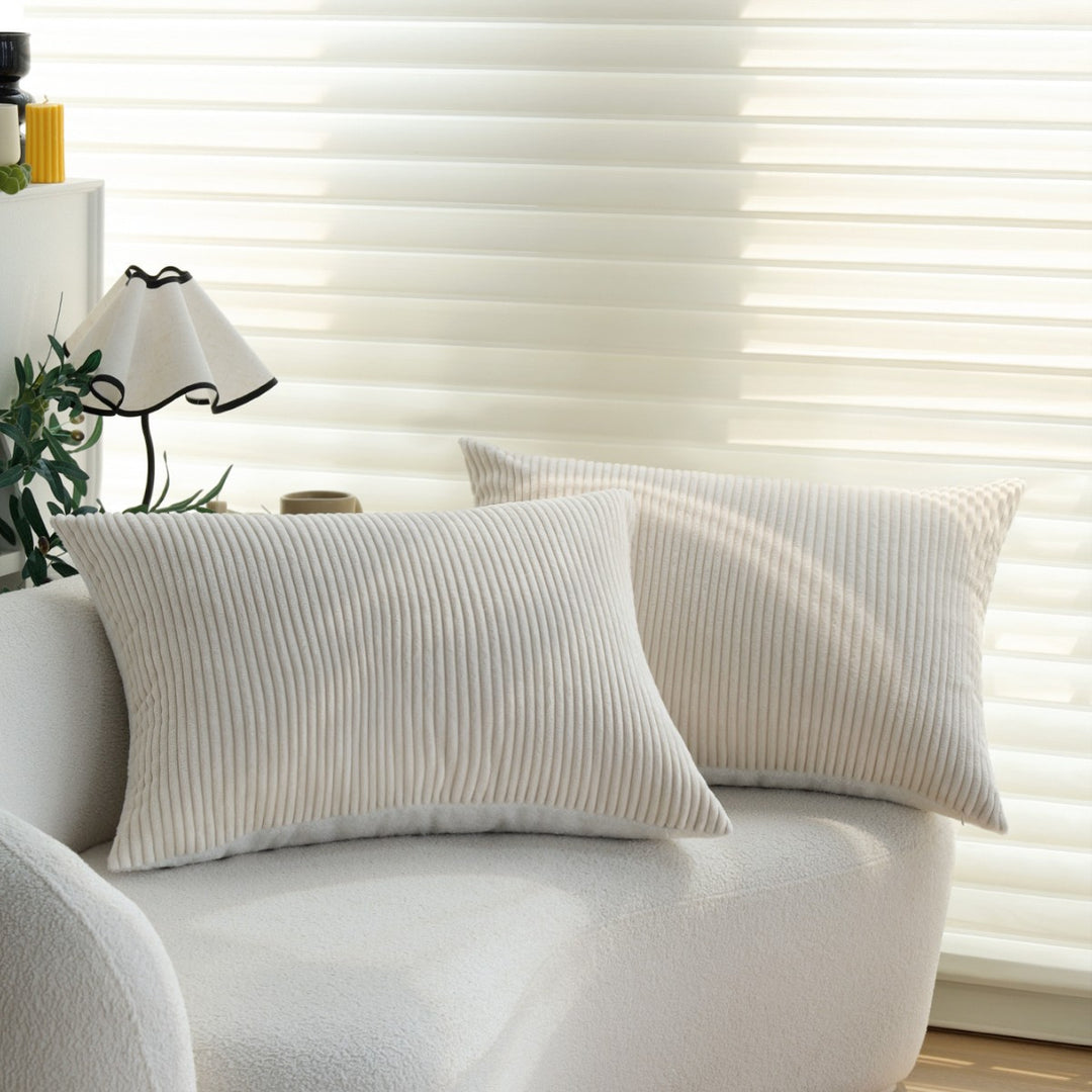 Rectangular corduroy cushion cover with a fine ribbed structure and teddy inner side Kalsten