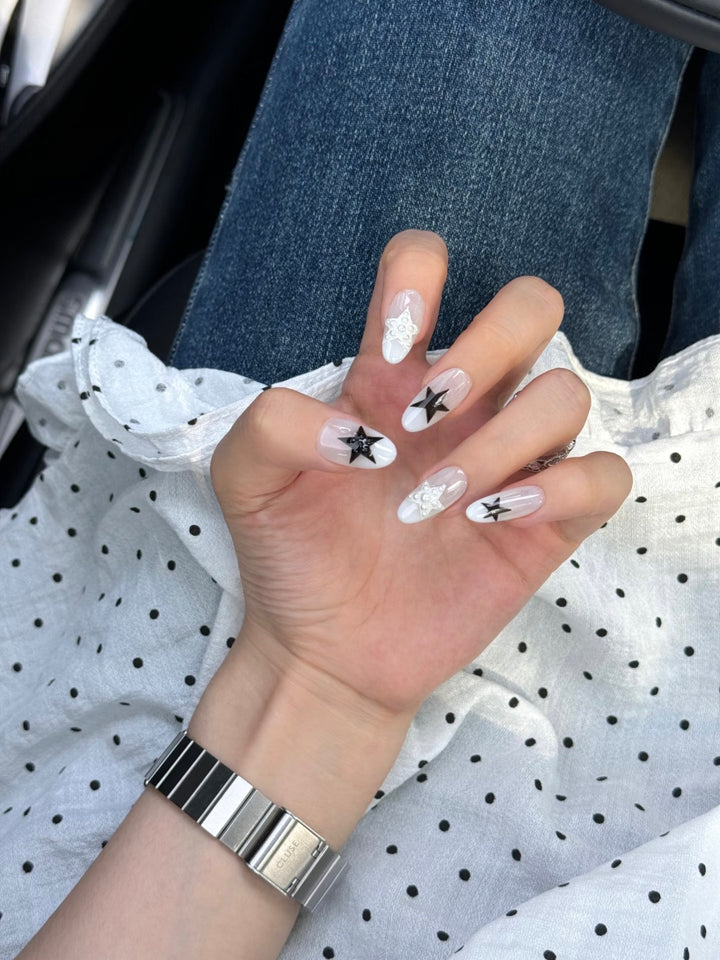 Artistic Press-On Nail Art Set with Star and Floral Design