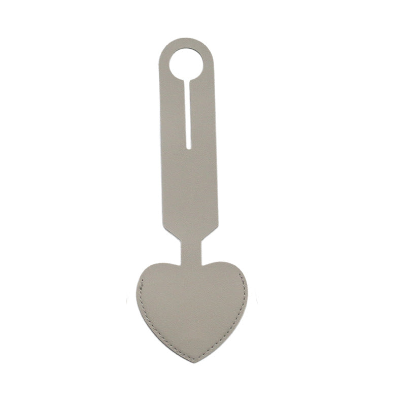 heart-shaped leather luggage tag with adjustable loop Kalsten