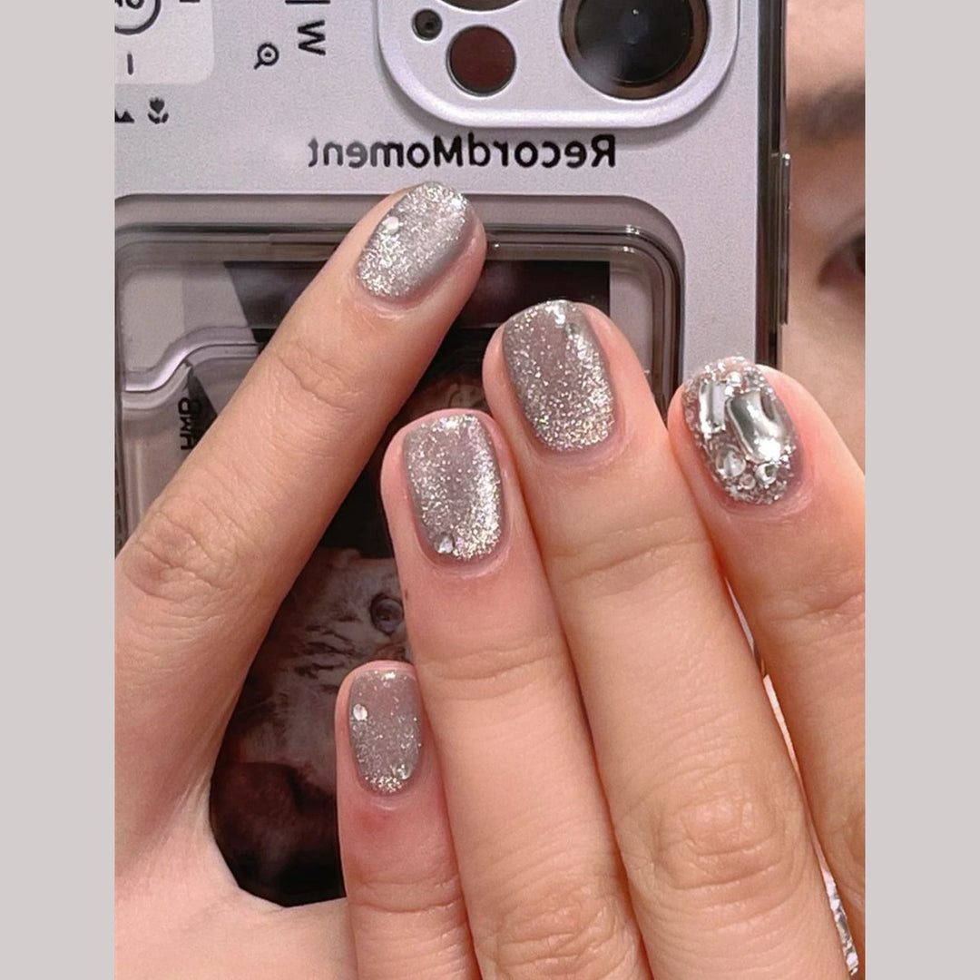 Glamorous Glitter Press-On Nail Art