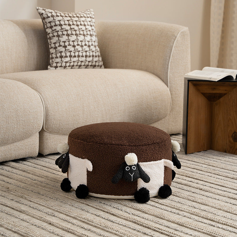 Cuddly ottoman in lamb design