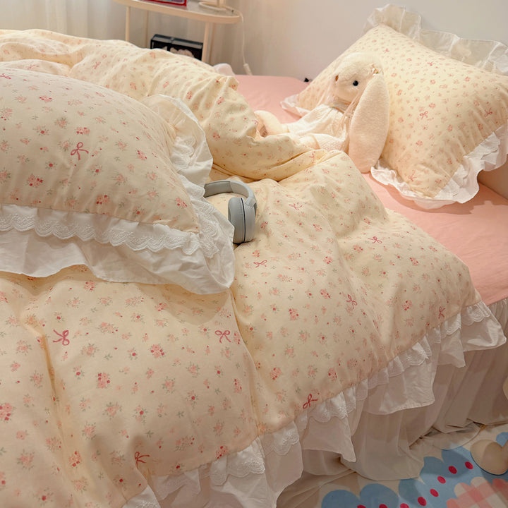 Luxurious cotton bedding set with ruffle and delicate floral print