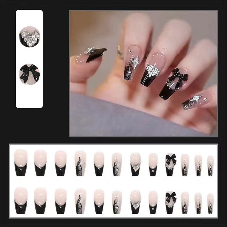 Stylish Press-On Nail Art Set with Elegant Accents