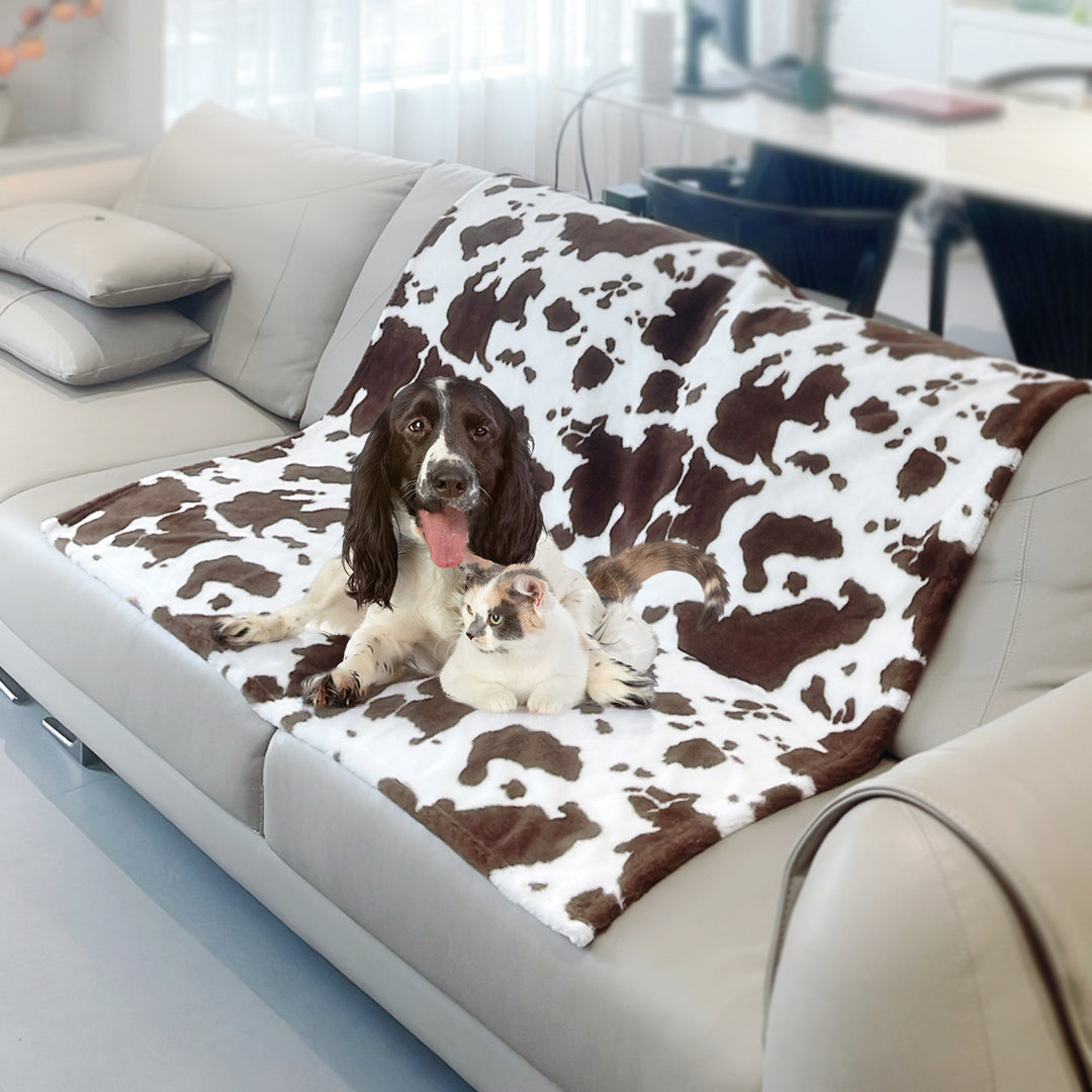 Ladies Cozy and Stylish Bedspread Kalsten