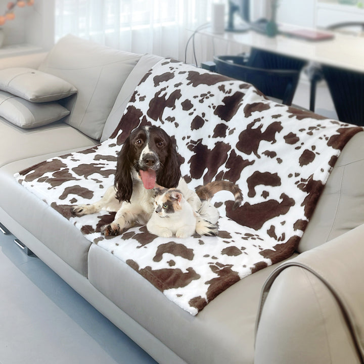 Ladies Cozy and Stylish Bedspread Kalsten