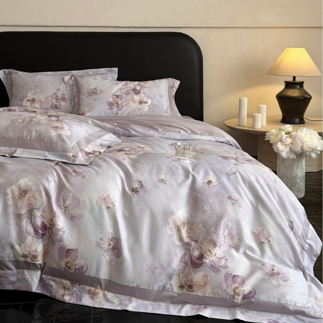 Luxurious satin bedding set with floral all-over pattern and satin border