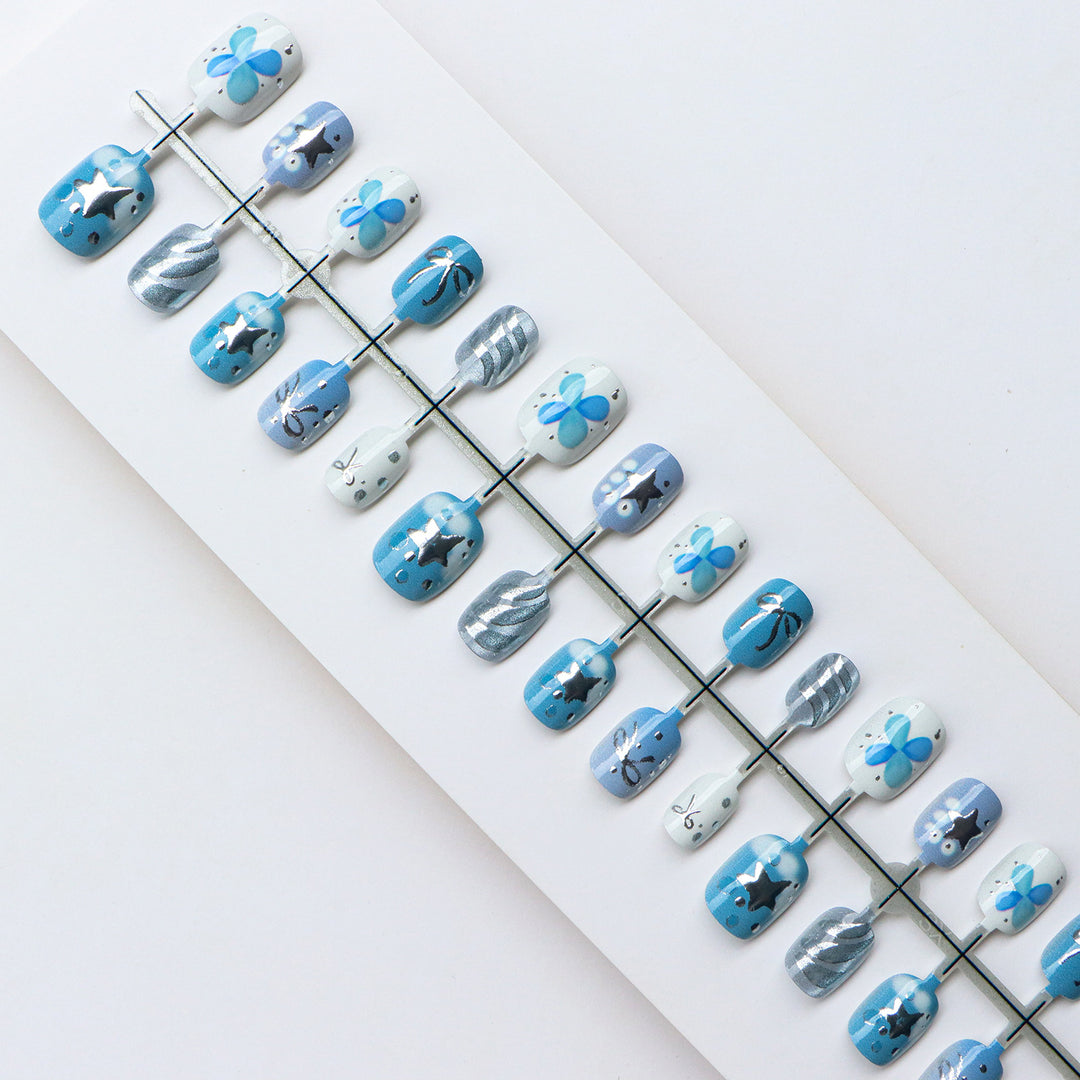 Thematic Ocean-Inspired Press-On Nail Set