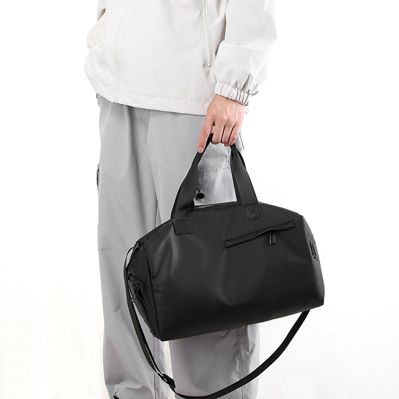 Multifunctional sports and travel bag with robust design Kalsten