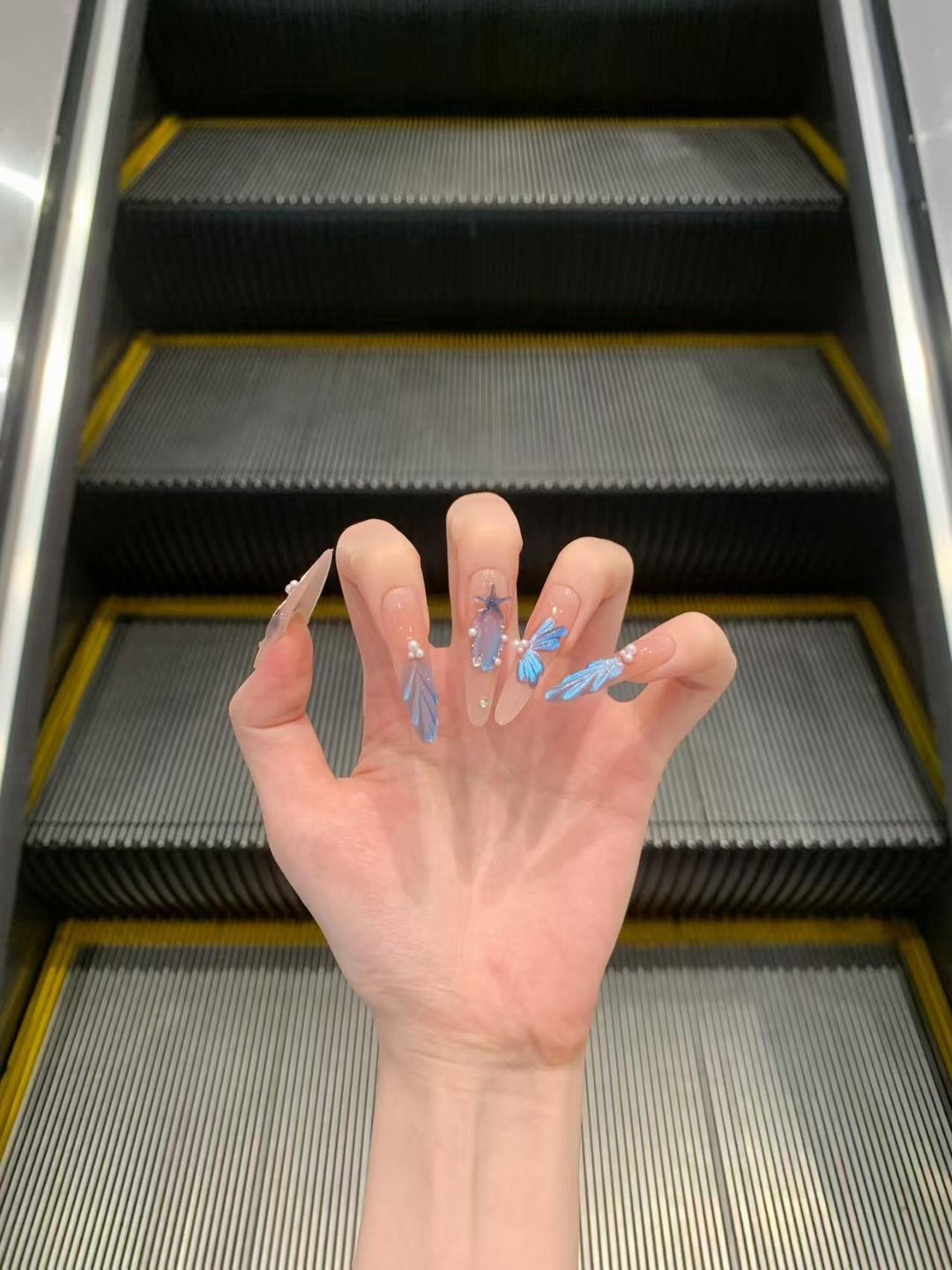Decorative Press-On Nails with Artistic Design