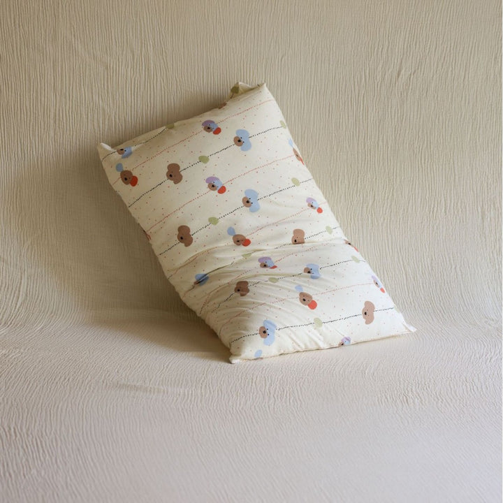 Children's pillowcase made of cotton percale with cute bear print