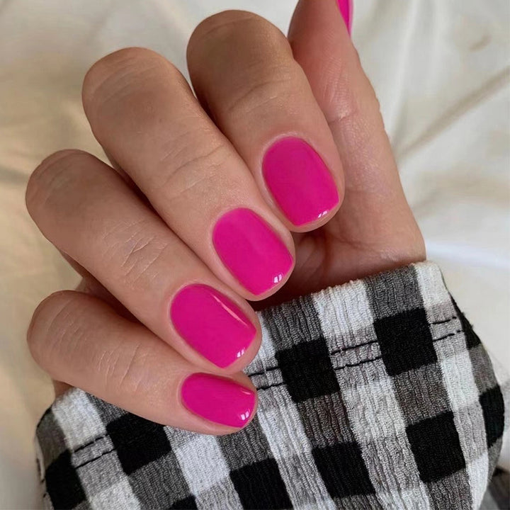 Creative Nail Art with Elegant High Gloss Finish Kalsten