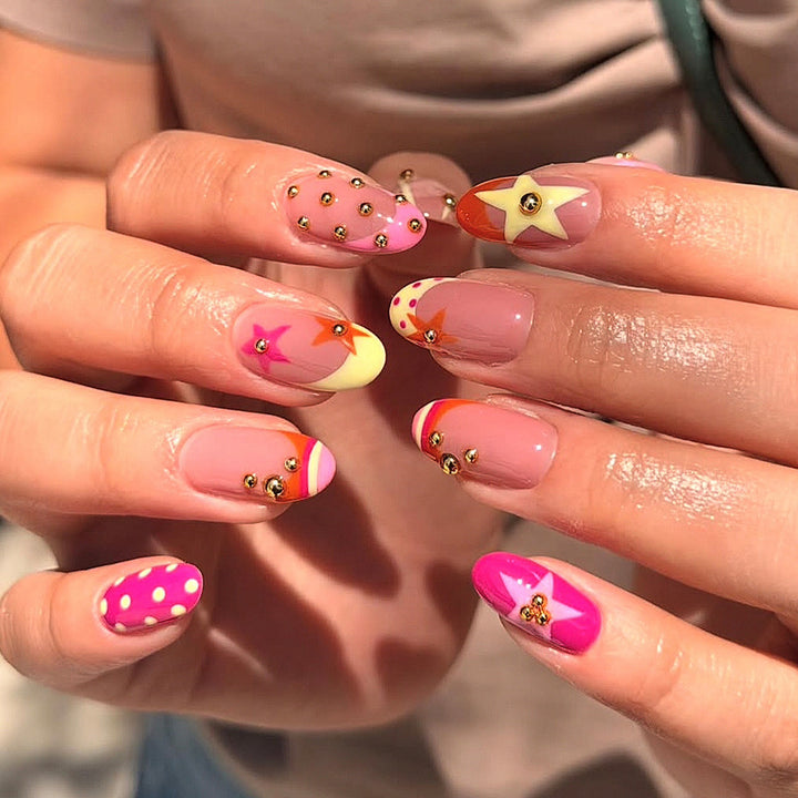 Glamorous artificial nails with creative design and golden accents Kalsten