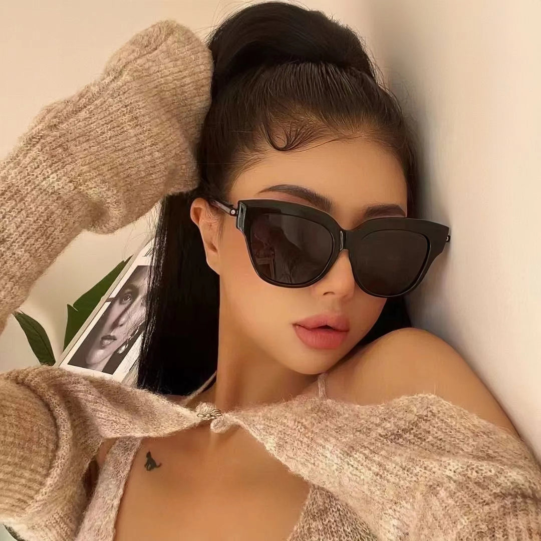 Women's fashionable cat-eye sunglasses with trendy plastic frame Kalsten