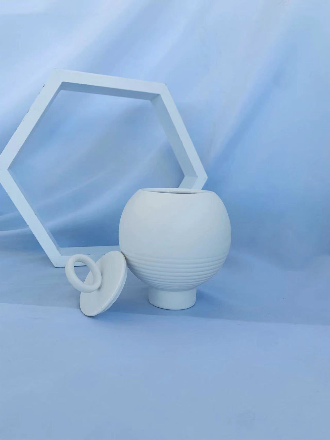 Modern Sculptural Decorative Lamp Kalsten