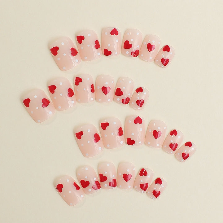 Nail art set with playful heart design Kalsten