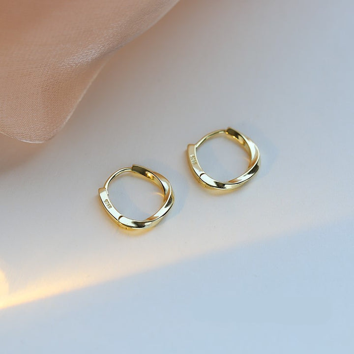 Fashionable and Elegant Hoops Made of High-Quality Metal Kalsten