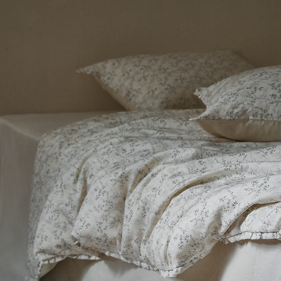 Light flower percale bedding set with fine vintage pattern and breathable feel